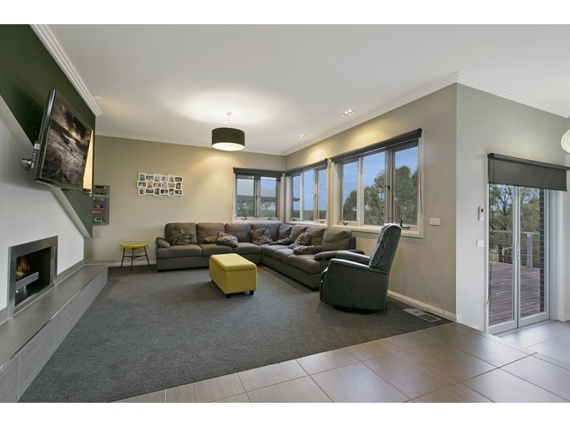 15 Kathleen Terrace, Maiden Gully VIC 3551