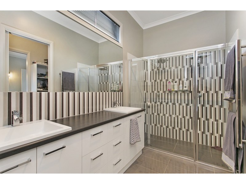 15 Kathleen Terrace, Maiden Gully VIC 3551