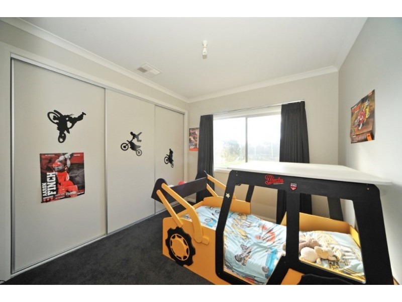 15 Kathleen Terrace, Maiden Gully VIC 3551