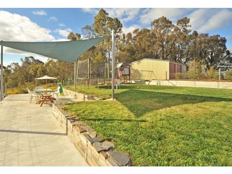 15 Kathleen Terrace, Maiden Gully VIC 3551