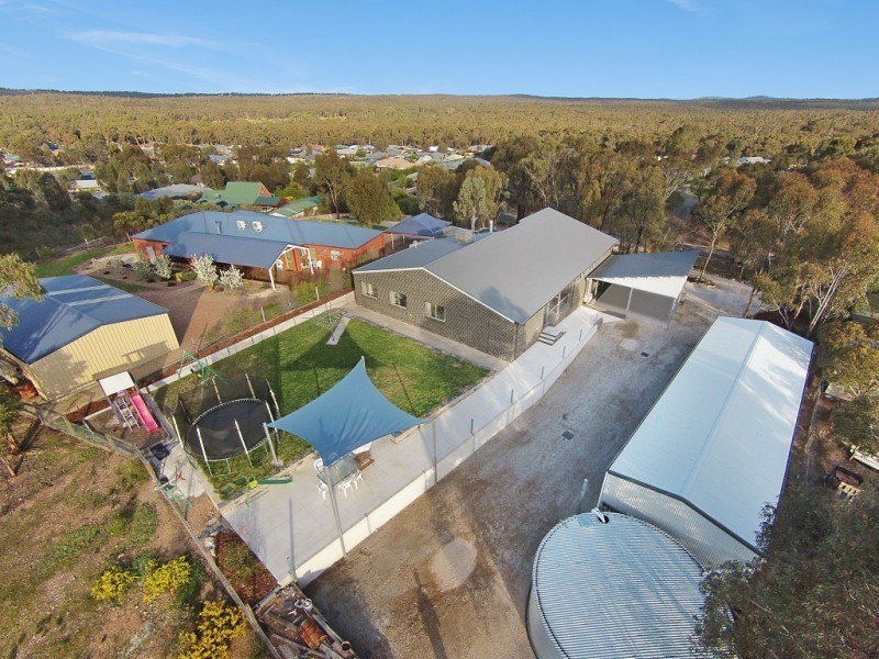 15 Kathleen Terrace, Maiden Gully VIC 3551