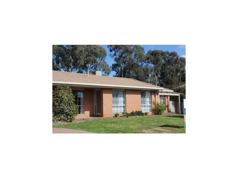 44 Mockridge Drive, Kangaroo Flat VIC 3555