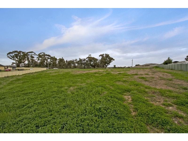 96 Happy Valley Road, Long Gully VIC 3550