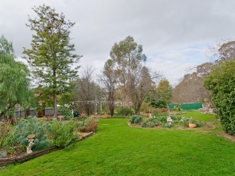 28 Eureka Street, Chewton VIC 3451