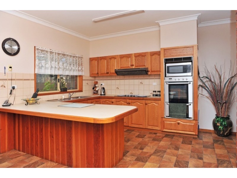 10 Sunrise Gully Road, Kangaroo Flat VIC 3555