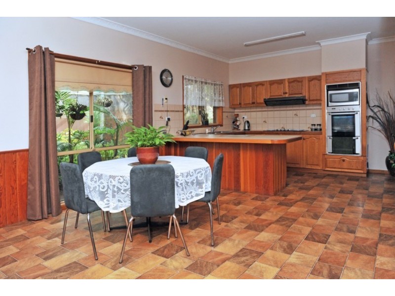 10 Sunrise Gully Road, Kangaroo Flat VIC 3555