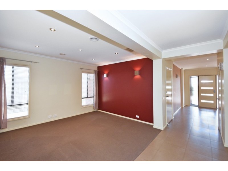 60 Pioneer Drive, Maiden Gully VIC 3551