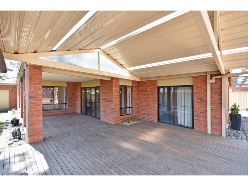 60 Pioneer Drive, Maiden Gully VIC 3551