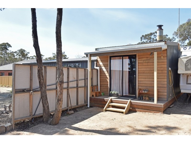 60 Pioneer Drive, Maiden Gully VIC 3551