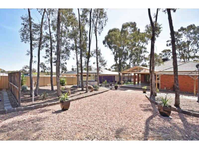 60 Pioneer Drive, Maiden Gully VIC 3551