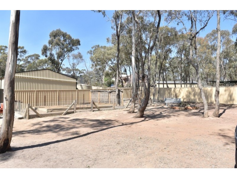 60 Pioneer Drive, Maiden Gully VIC 3551