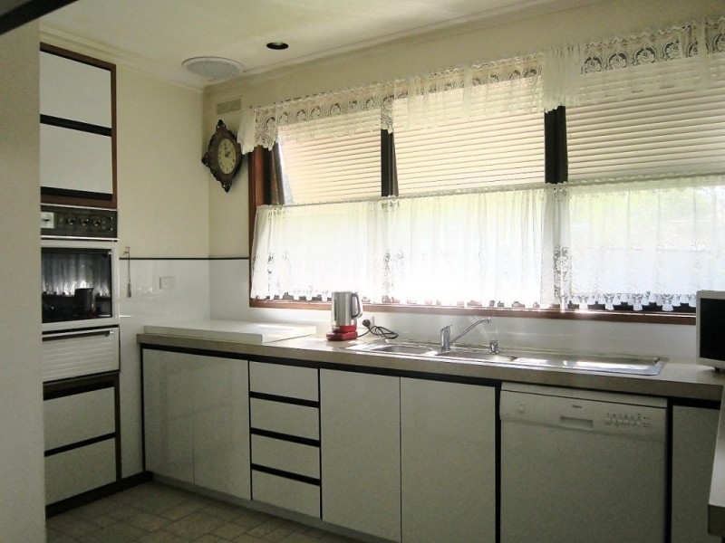 121 Olympic Parade, Kangaroo Flat VIC 3555