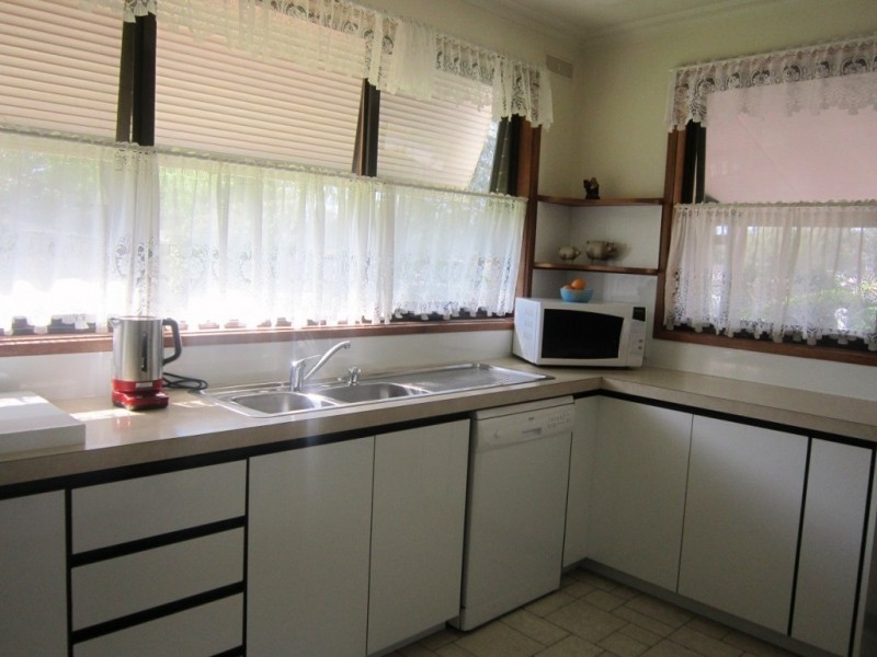 121 Olympic Parade, Kangaroo Flat VIC 3555