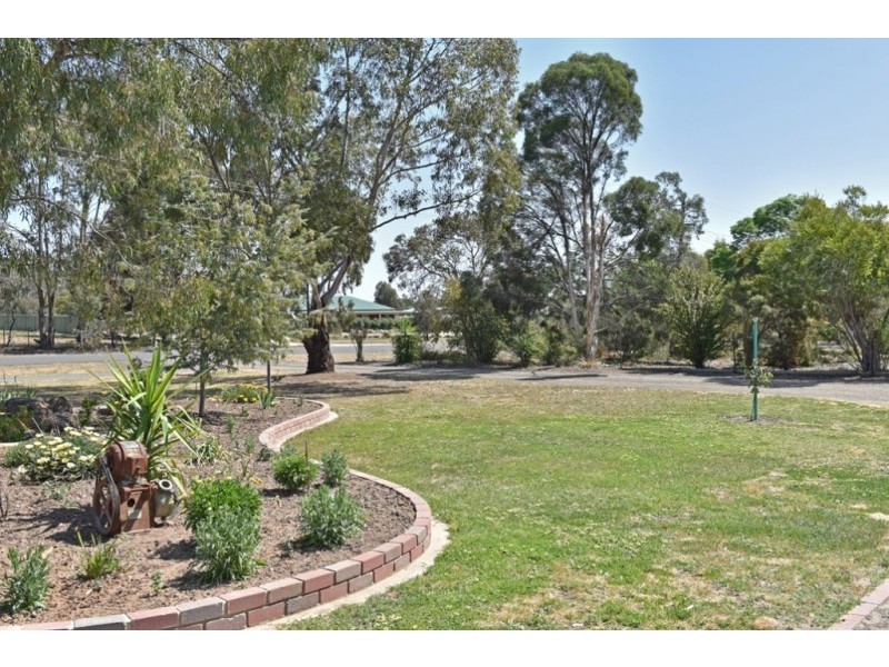 11 Hakea Road, Huntly VIC 3551