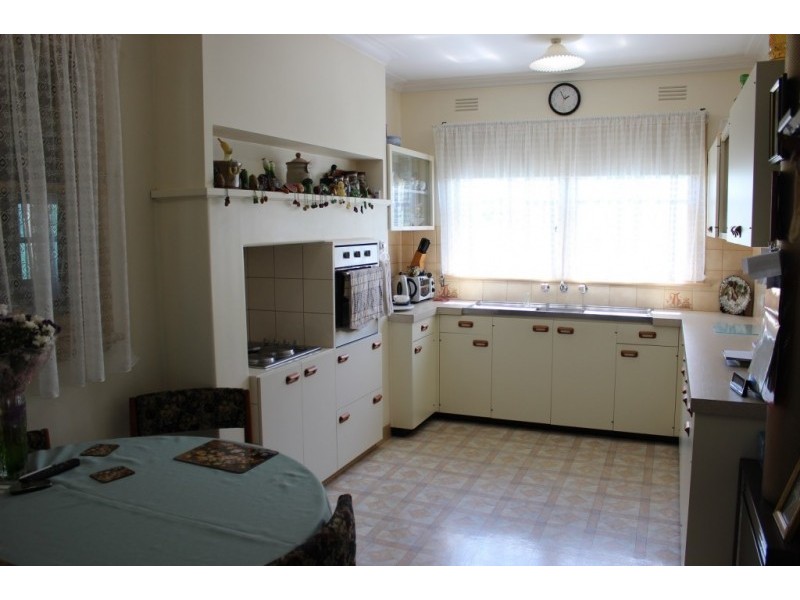 11 Olympic Parade, Kangaroo Flat VIC 3555