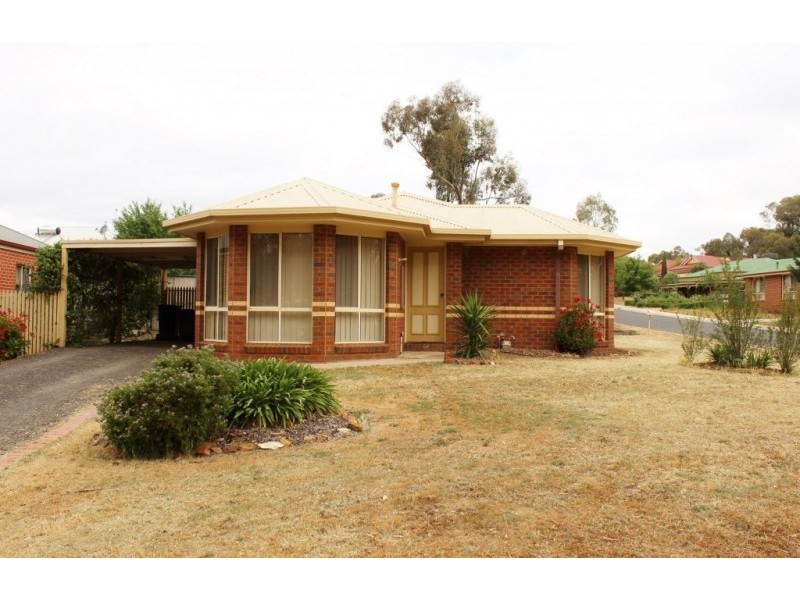 21 Ennor Place, Kangaroo Flat VIC 3555