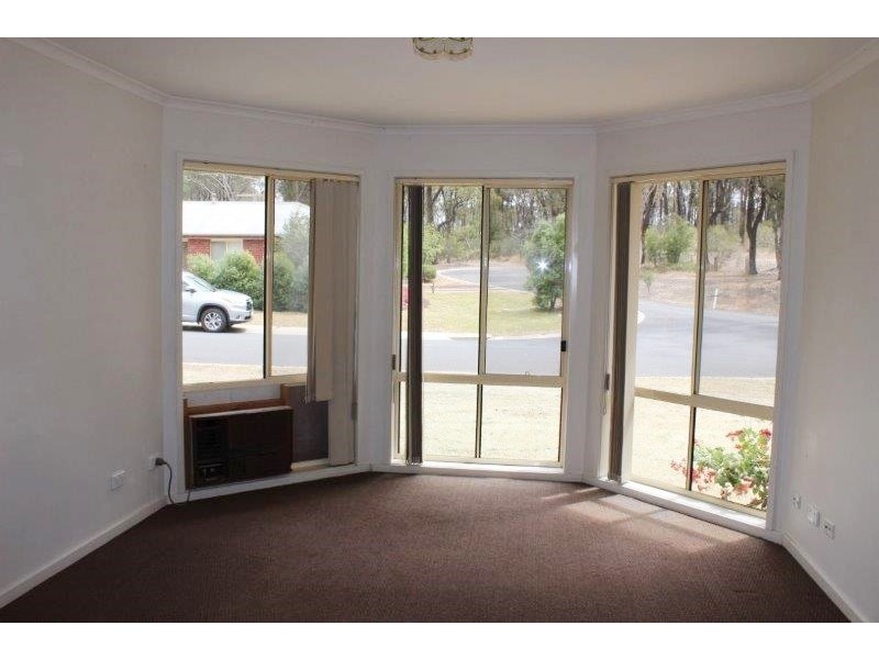 21 Ennor Place, Kangaroo Flat VIC 3555