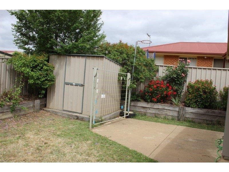 21 Ennor Place, Kangaroo Flat VIC 3555