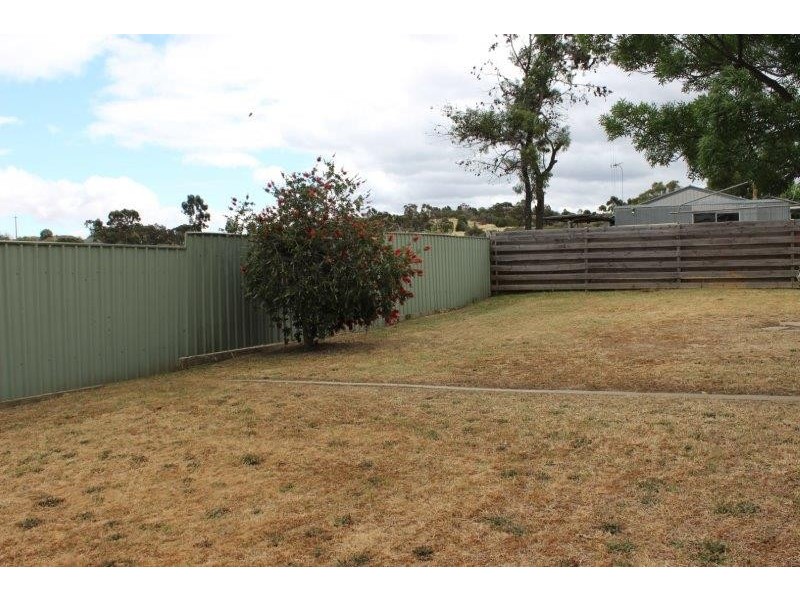 42 Cunneen Street, Long Gully VIC 3550