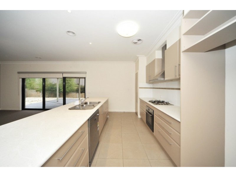 17 Yurunga Drive, Mckenzie Hill VIC 3451