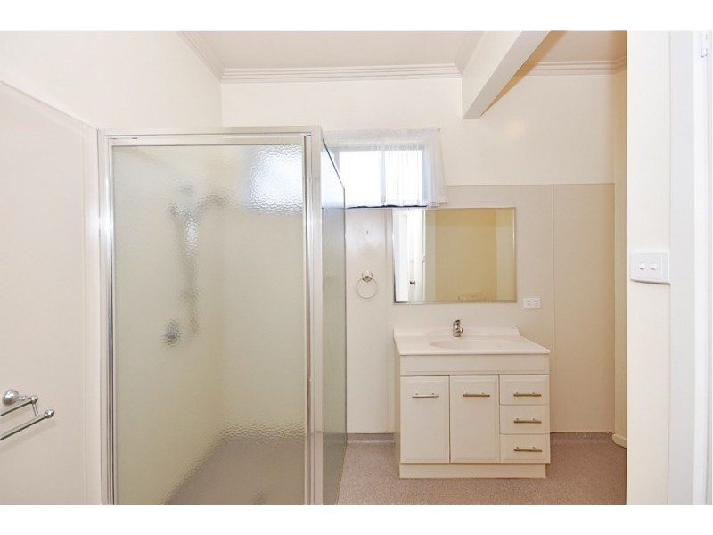 192 High Street, Kangaroo Flat VIC 3555