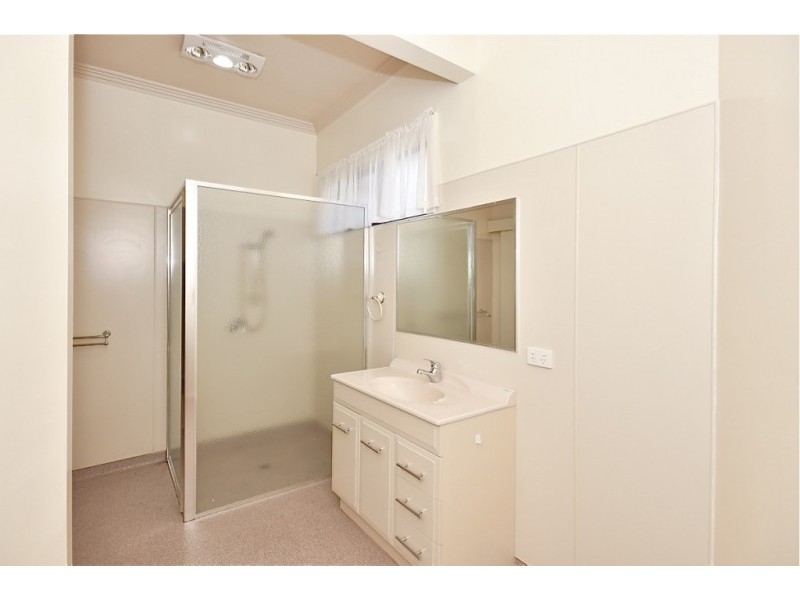 192 High Street, Kangaroo Flat VIC 3555