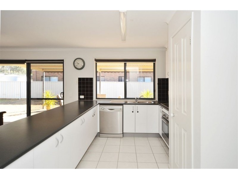 33 Arthurs Crescent, Strathfieldsaye VIC 3551