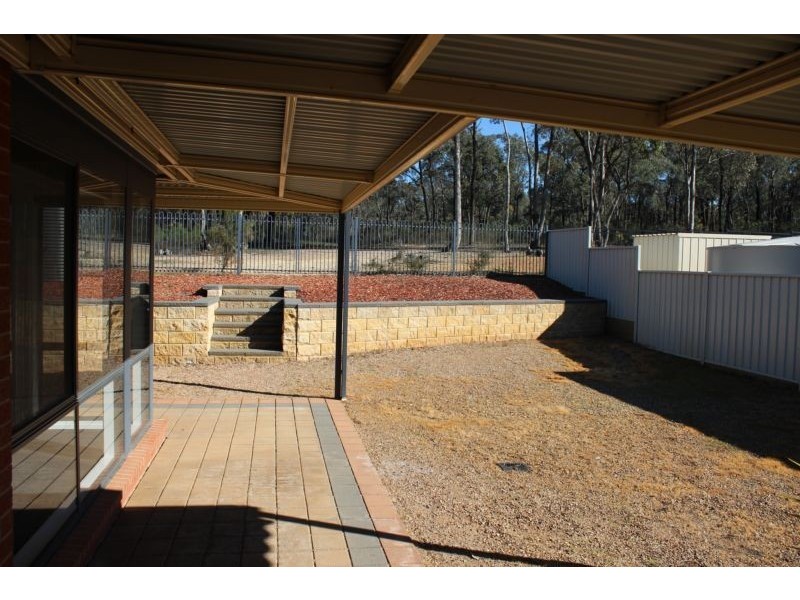 33 Arthurs Crescent, Strathfieldsaye VIC 3551