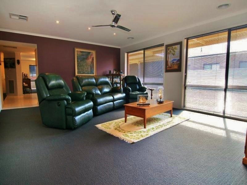 33 Arthurs Crescent, Strathfieldsaye VIC 3551