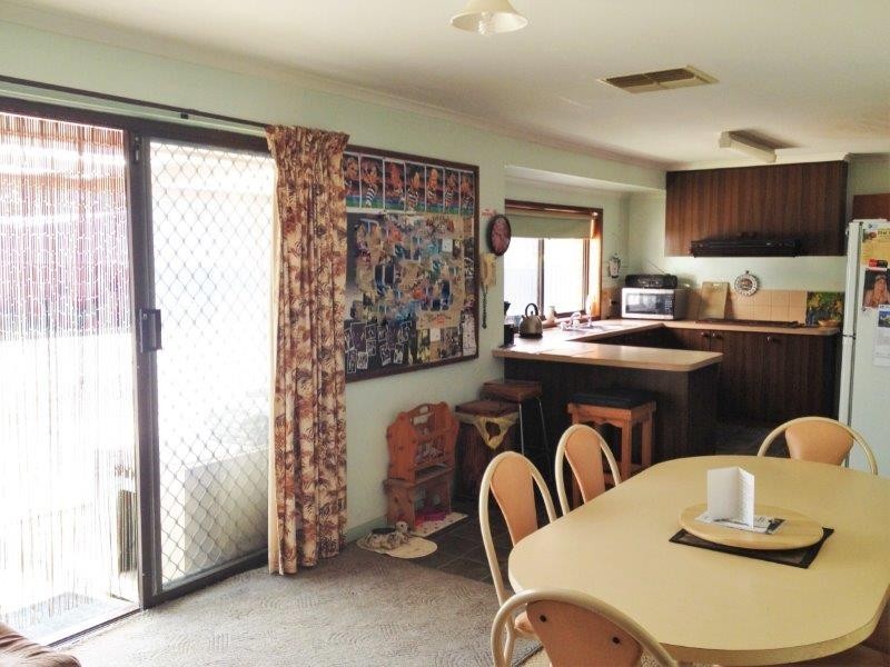 9 Forest Drive, Ascot VIC 3551