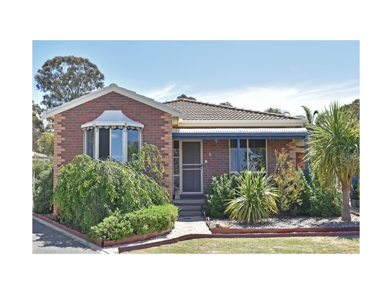 4 Fraser Court, Kangaroo Flat VIC 3555