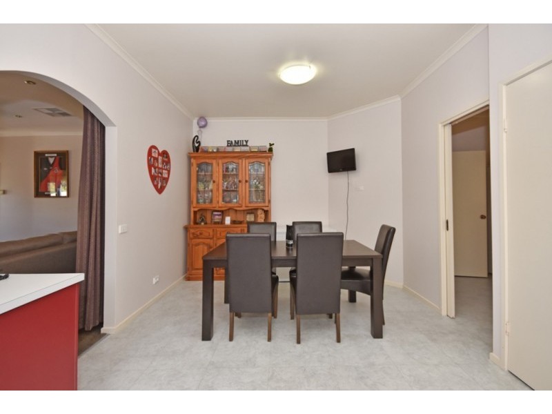 4 Fraser Court, Kangaroo Flat VIC 3555