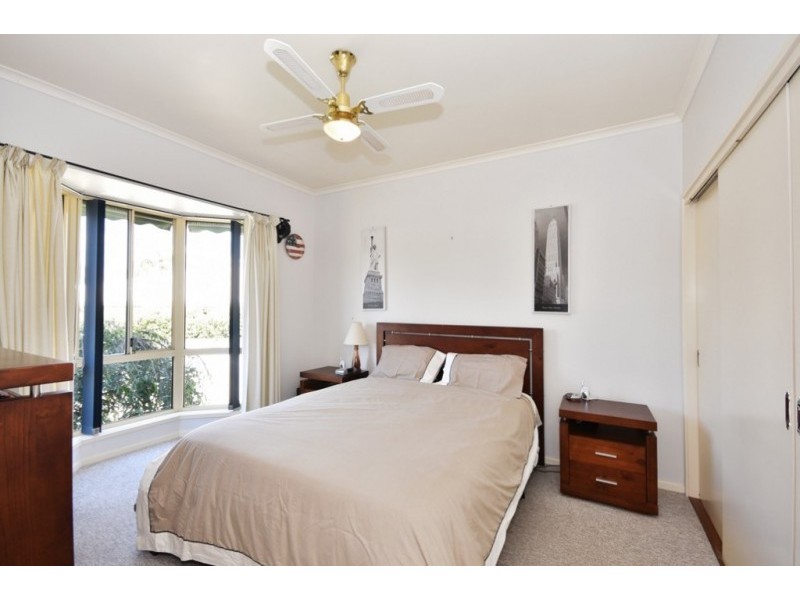 4 Fraser Court, Kangaroo Flat VIC 3555