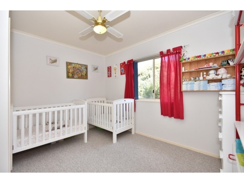 4 Fraser Court, Kangaroo Flat VIC 3555