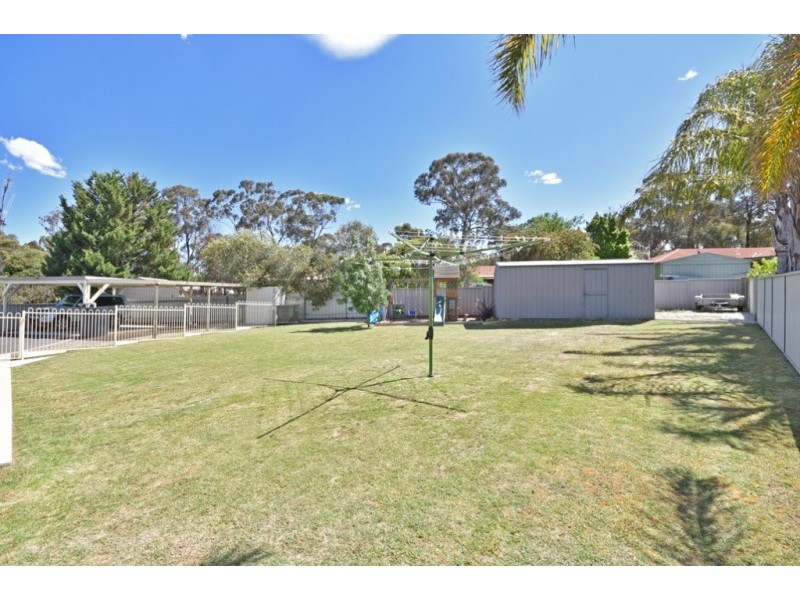 4 Fraser Court, Kangaroo Flat VIC 3555