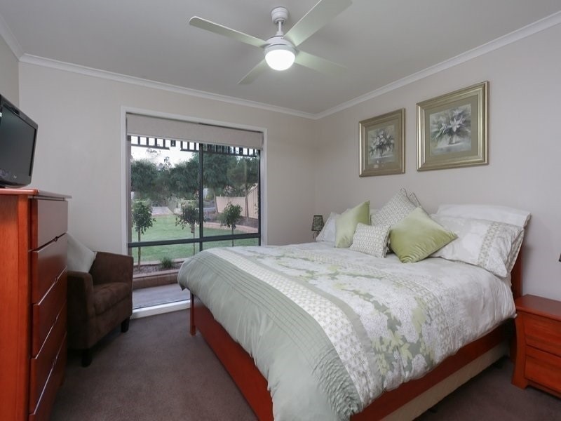 25 Pioneer Drive, Maiden Gully VIC 3551