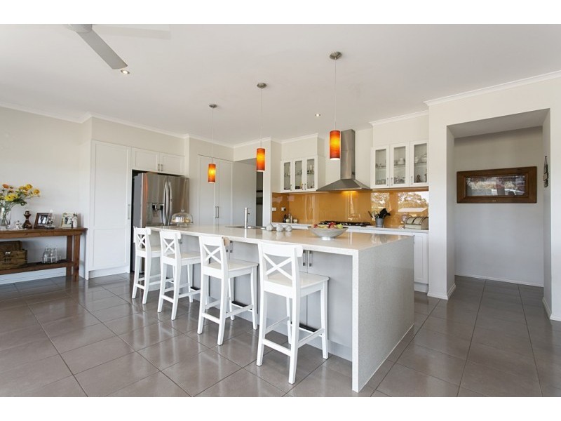 19 Dino Court, Junortoun VIC 3551