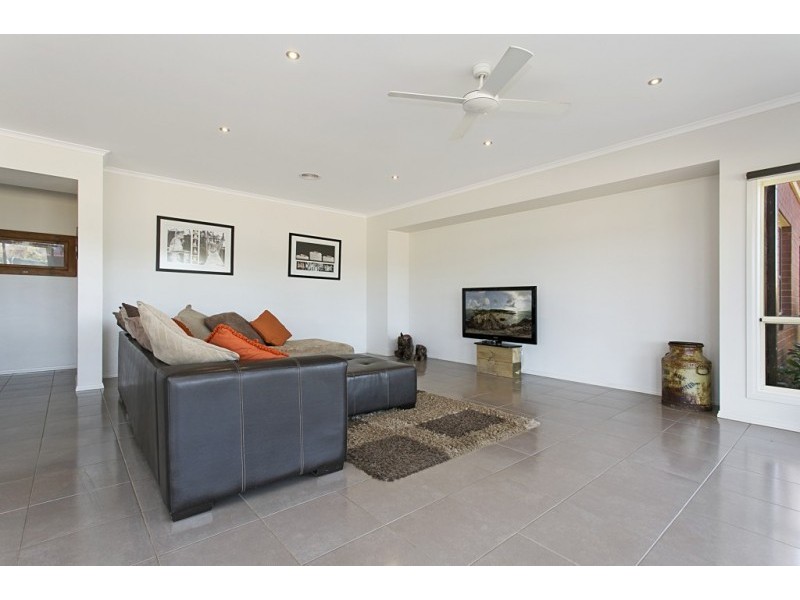 19 Dino Court, Junortoun VIC 3551