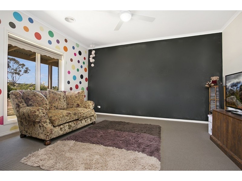 19 Dino Court, Junortoun VIC 3551