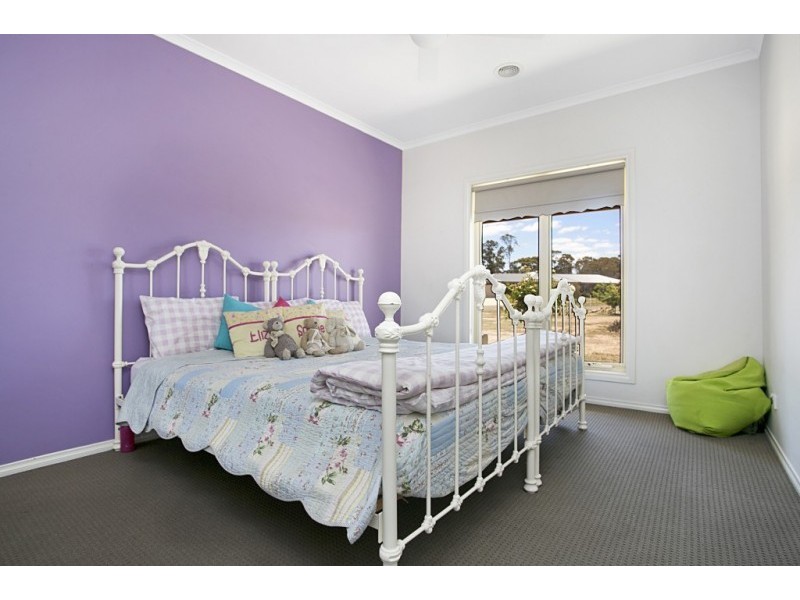 19 Dino Court, Junortoun VIC 3551