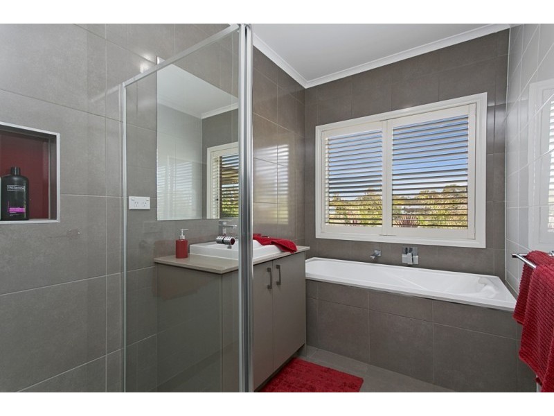 19 Dino Court, Junortoun VIC 3551