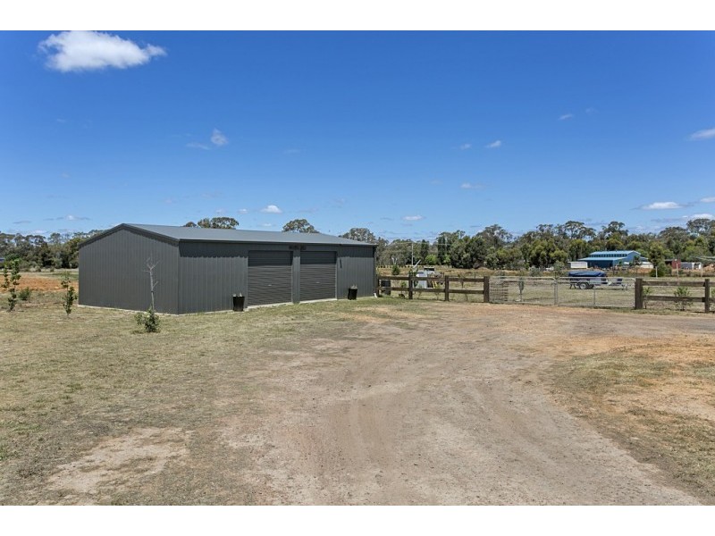 19 Dino Court, Junortoun VIC 3551