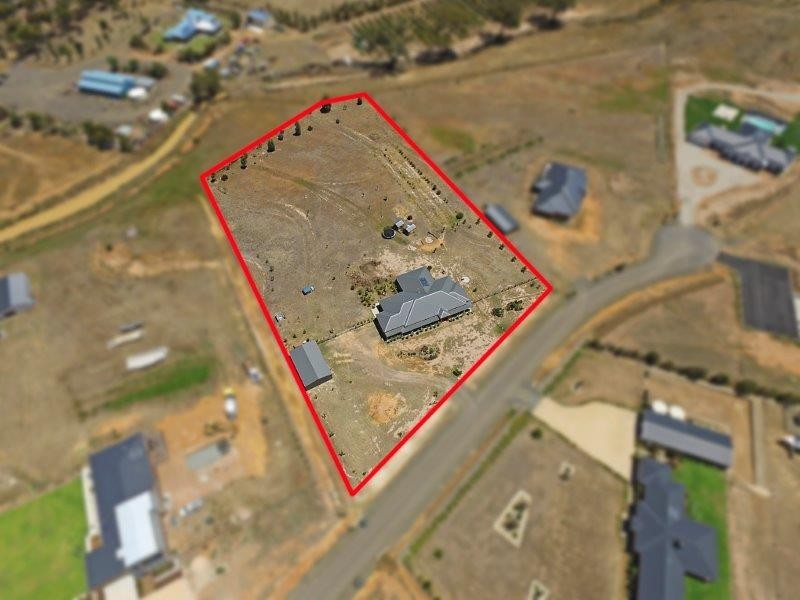 19 Dino Court, Junortoun VIC 3551