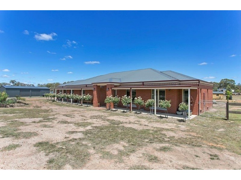 19 Dino Court, Junortoun VIC 3551