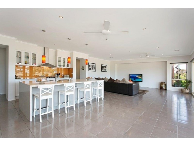 19 Dino Court, Junortoun VIC 3551