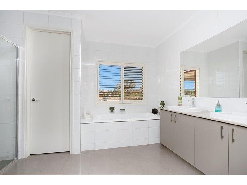 19 Dino Court, Junortoun VIC 3551