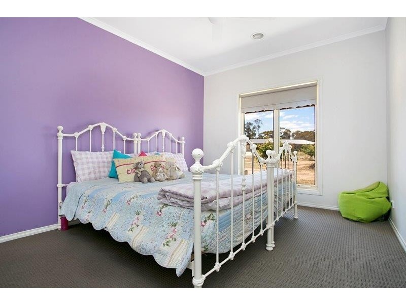 19 Dino Court, Junortoun VIC 3551