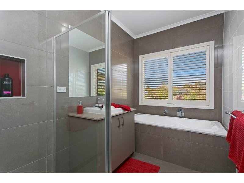 19 Dino Court, Junortoun VIC 3551