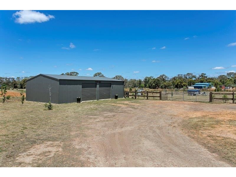 19 Dino Court, Junortoun VIC 3551