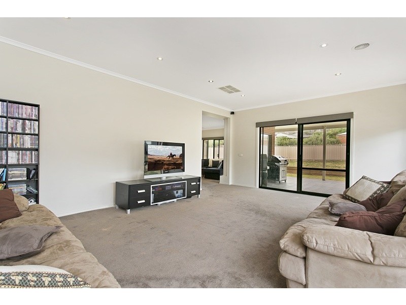 10 Yurunga Drive, Castlemaine VIC 3450